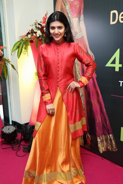 Actress Chitra Shukla Beautiful Photo Shoot In Red Dress 33
